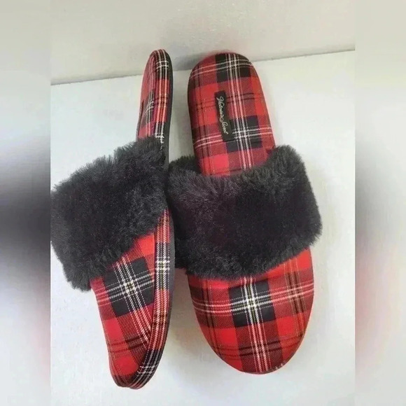 Victoria Secret Red/Black Plaid Christmas Slippers - Picture 5 of 8